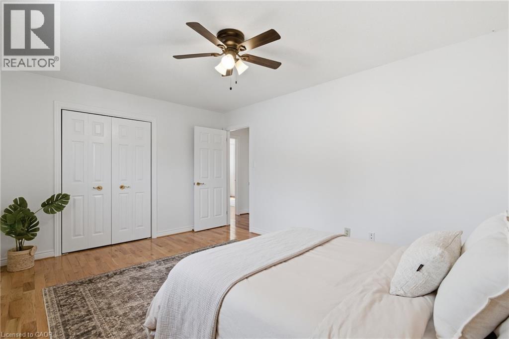 12 Sumner Crescent, Grimsby, ON - Indoor Photo Showing Bedroom