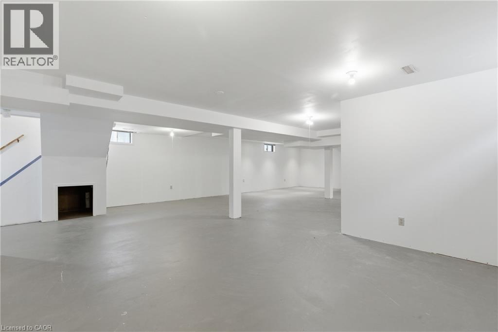 12 Sumner Crescent, Grimsby, ON - Indoor Photo Showing Other Room