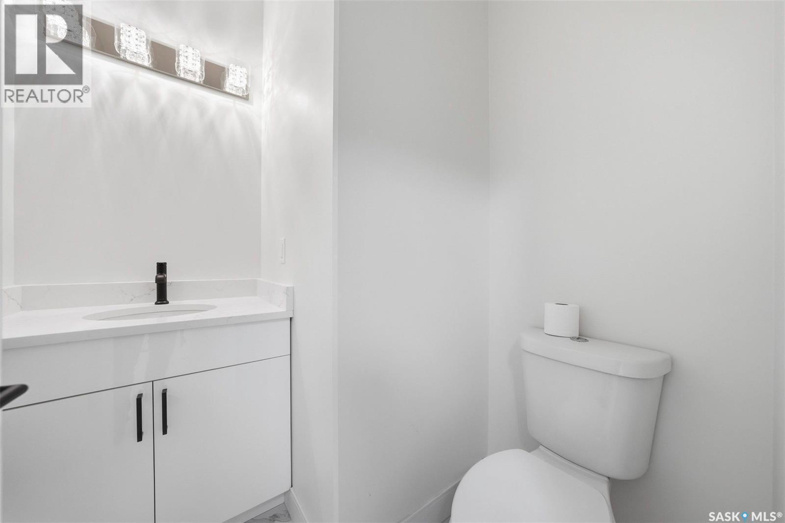 335 Sharma Crescent, Saskatoon, SK - Indoor Photo Showing Bathroom