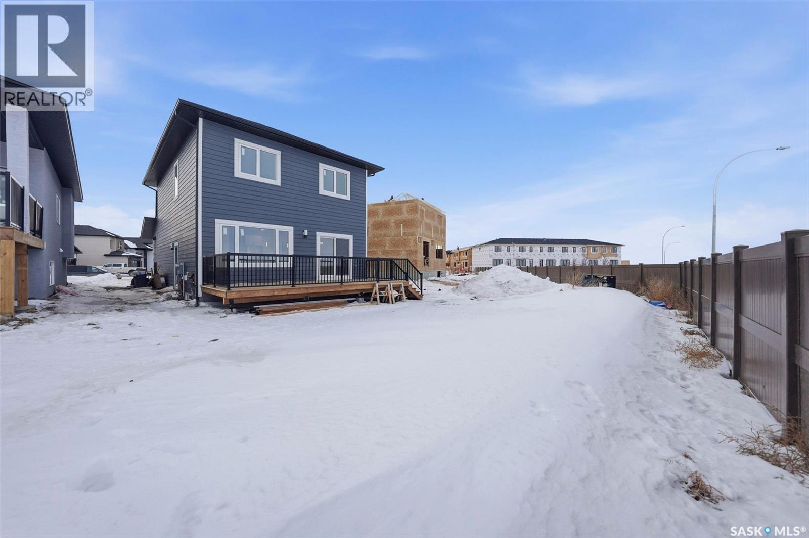 335 Sharma Crescent, Saskatoon, SK - Outdoor