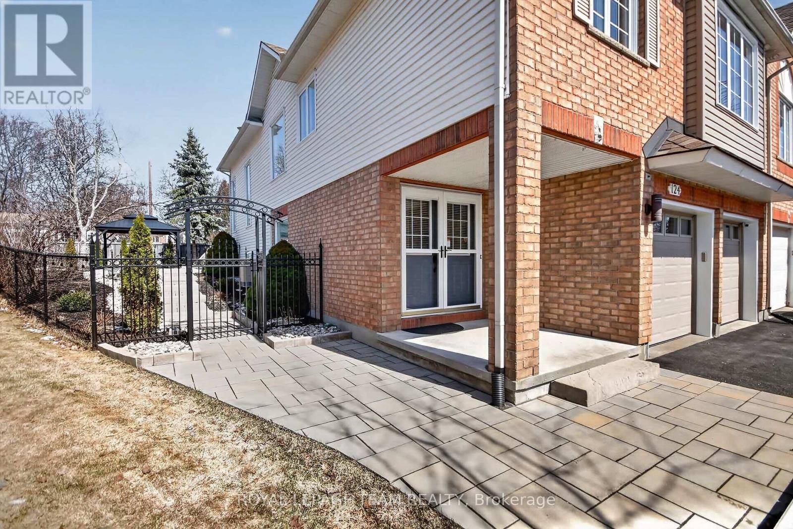 124 Macassa Circle, Ottawa, ON - Outdoor With Exterior