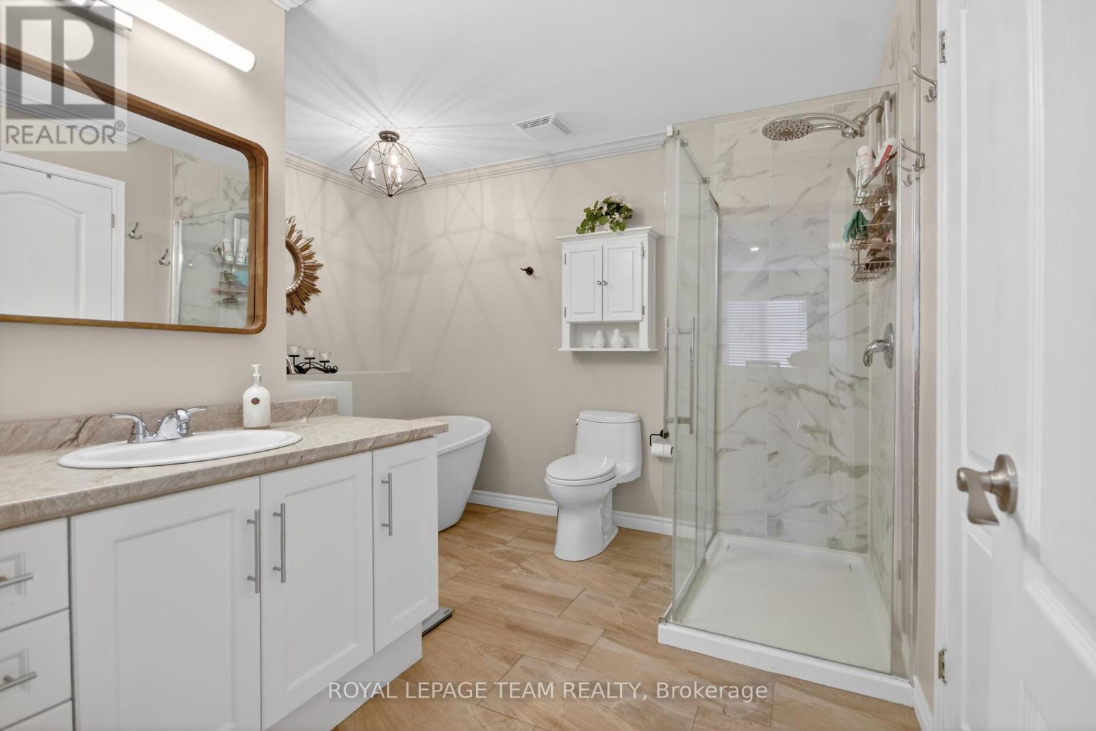 124 Macassa Circle, Ottawa, ON - Indoor Photo Showing Bathroom