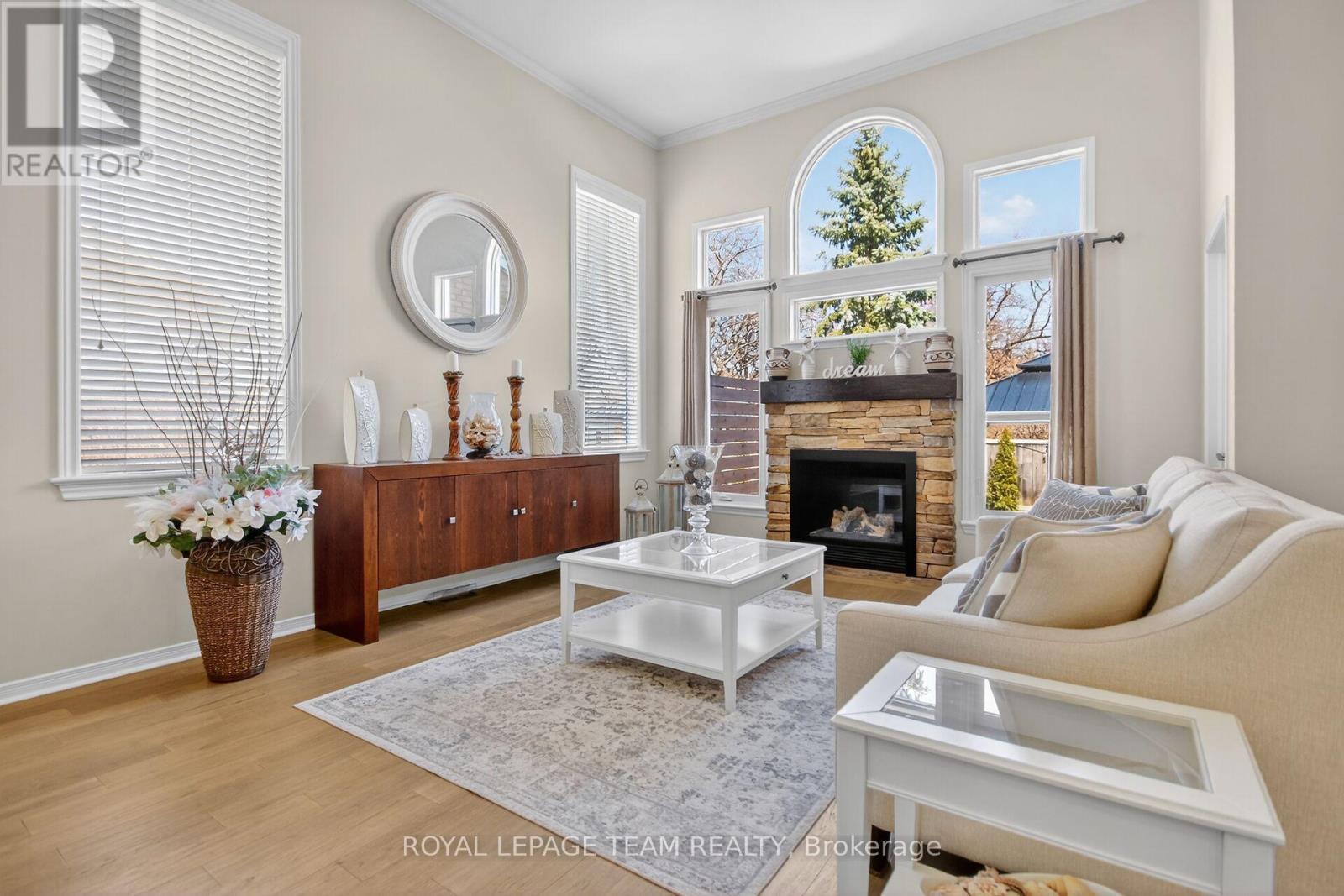 124 Macassa Circle, Ottawa, ON - Indoor Photo Showing Living Room With Fireplace