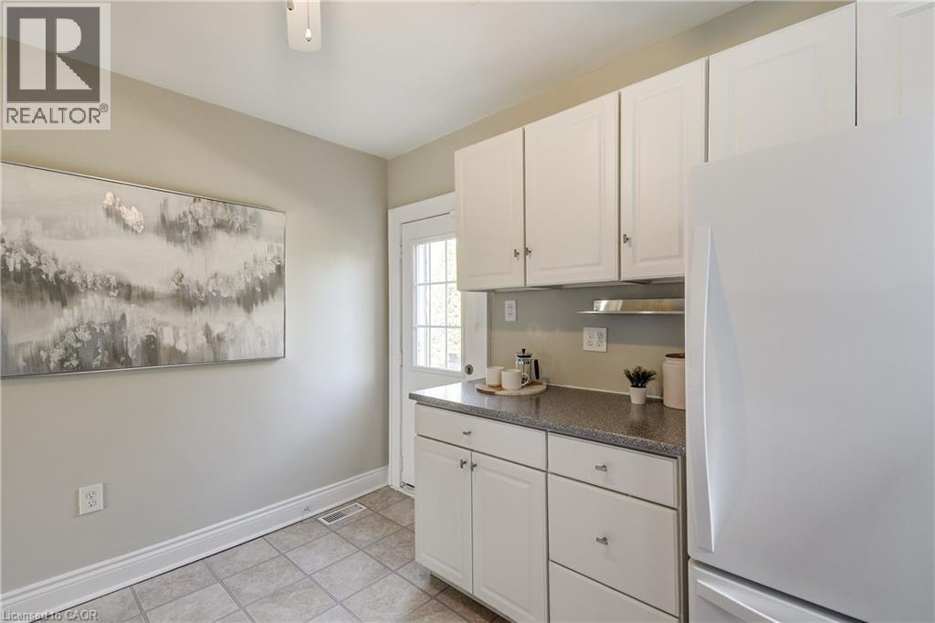 53 East 19Th Street, Hamilton, ON - Indoor Photo Showing Other Room