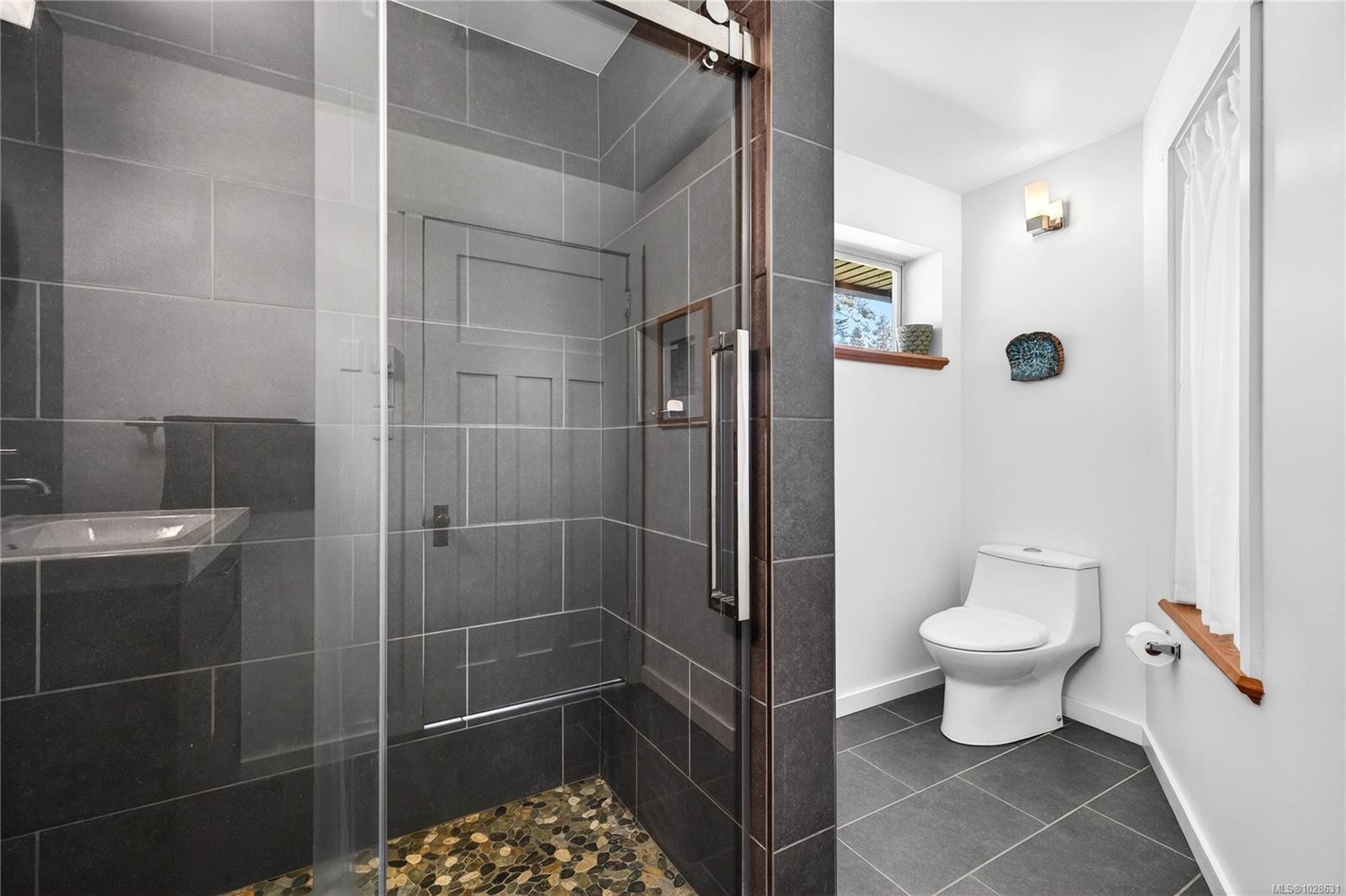 99 Garner Rd, Salt Spring, BC