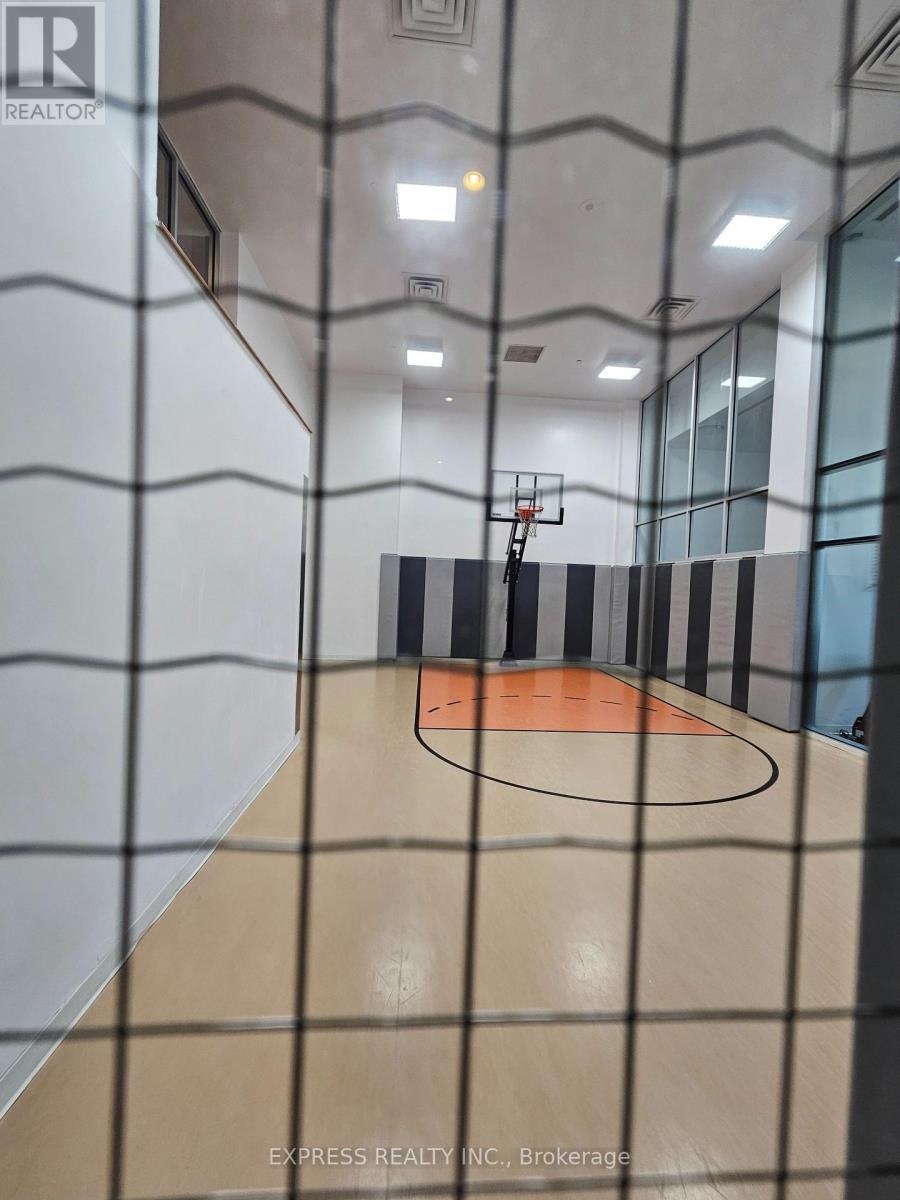 Basket Ball Crt - 705 - 15 Fort York Boulevard, Toronto, ON - Indoor