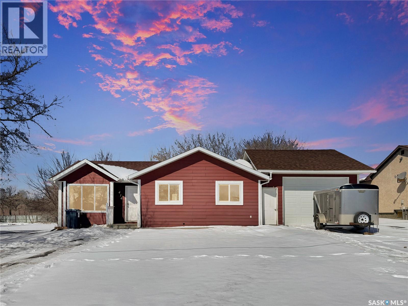 414 Lake Street, Esterhazy, SK - Outdoor