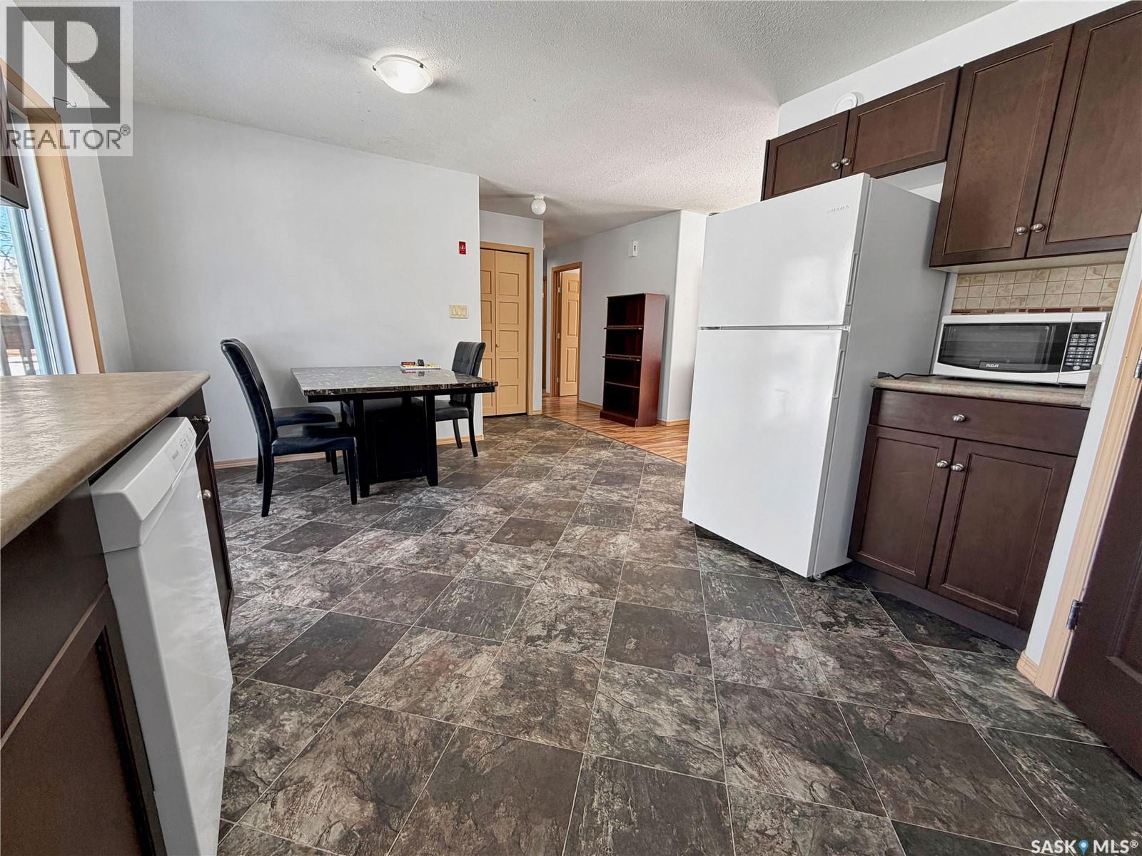 414 Lake Street, Esterhazy, SK - Indoor Photo Showing Kitchen