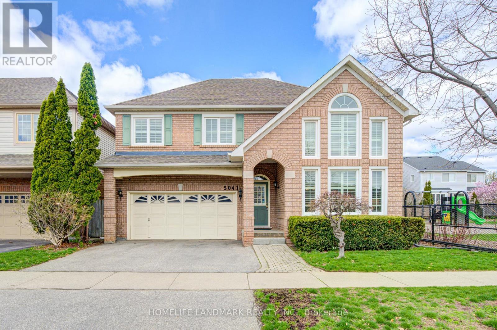 5041 Dryden Avenue, Burlington, ON - Outdoor With Facade