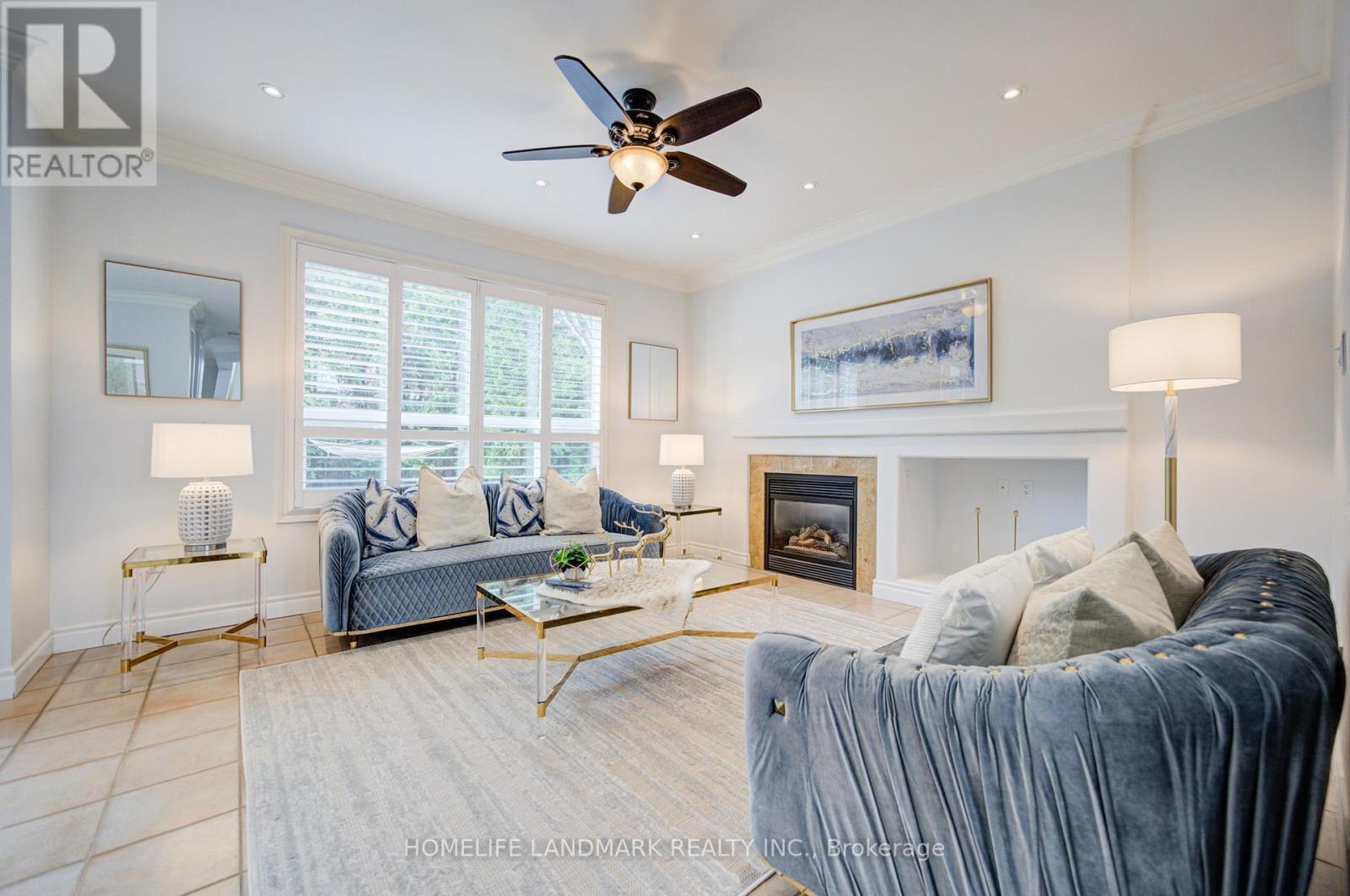 5041 Dryden Avenue, Burlington, ON - Indoor Photo Showing Living Room With Fireplace