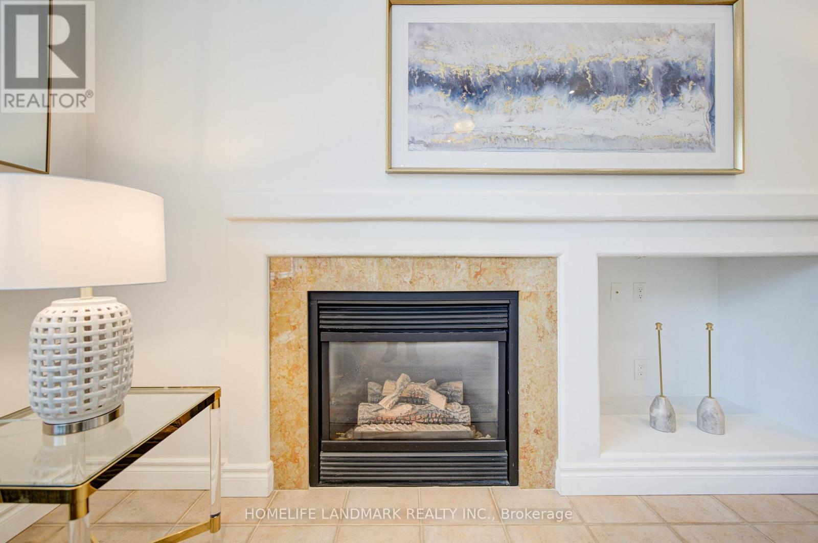 5041 Dryden Avenue, Burlington, ON - Indoor Photo Showing Living Room With Fireplace