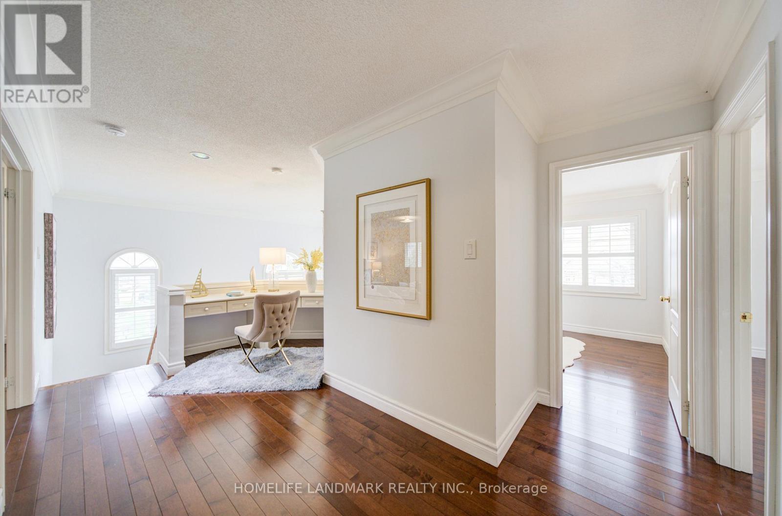 5041 Dryden Avenue, Burlington, ON - Indoor