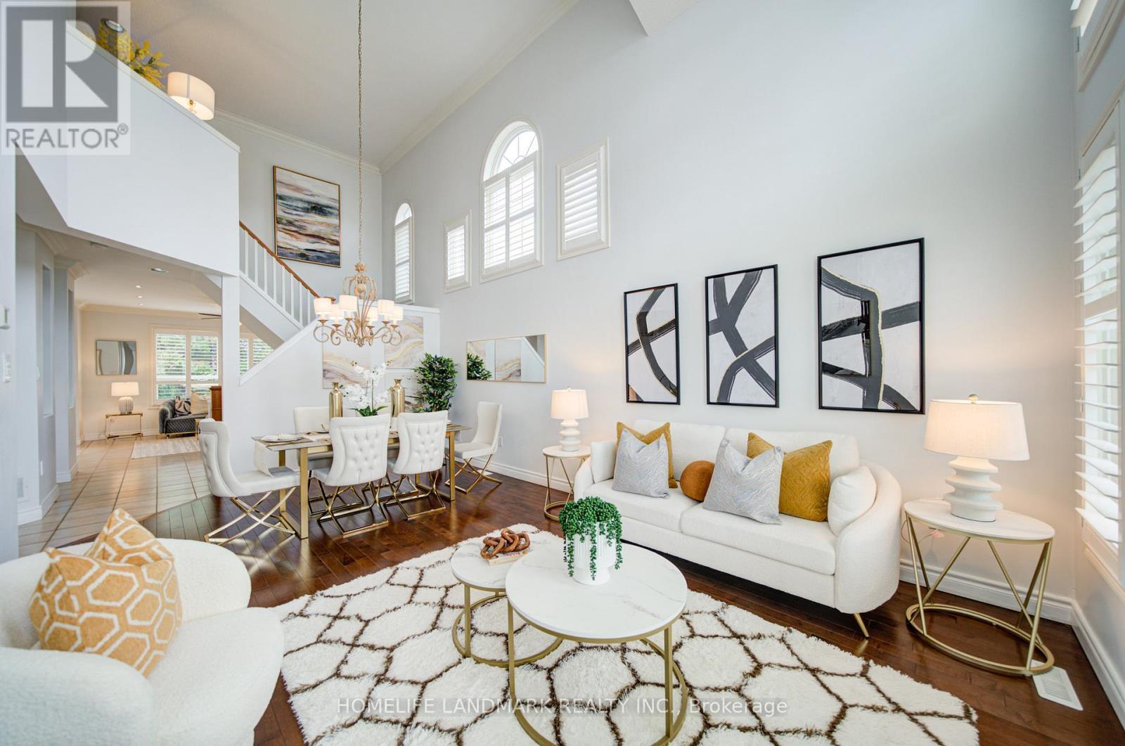 5041 Dryden Avenue, Burlington, ON - Indoor Photo Showing Living Room