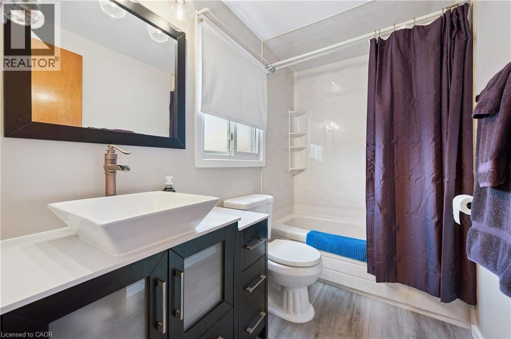 52 Tuerr Drive, Kitchener, ON - Indoor Photo Showing Bathroom