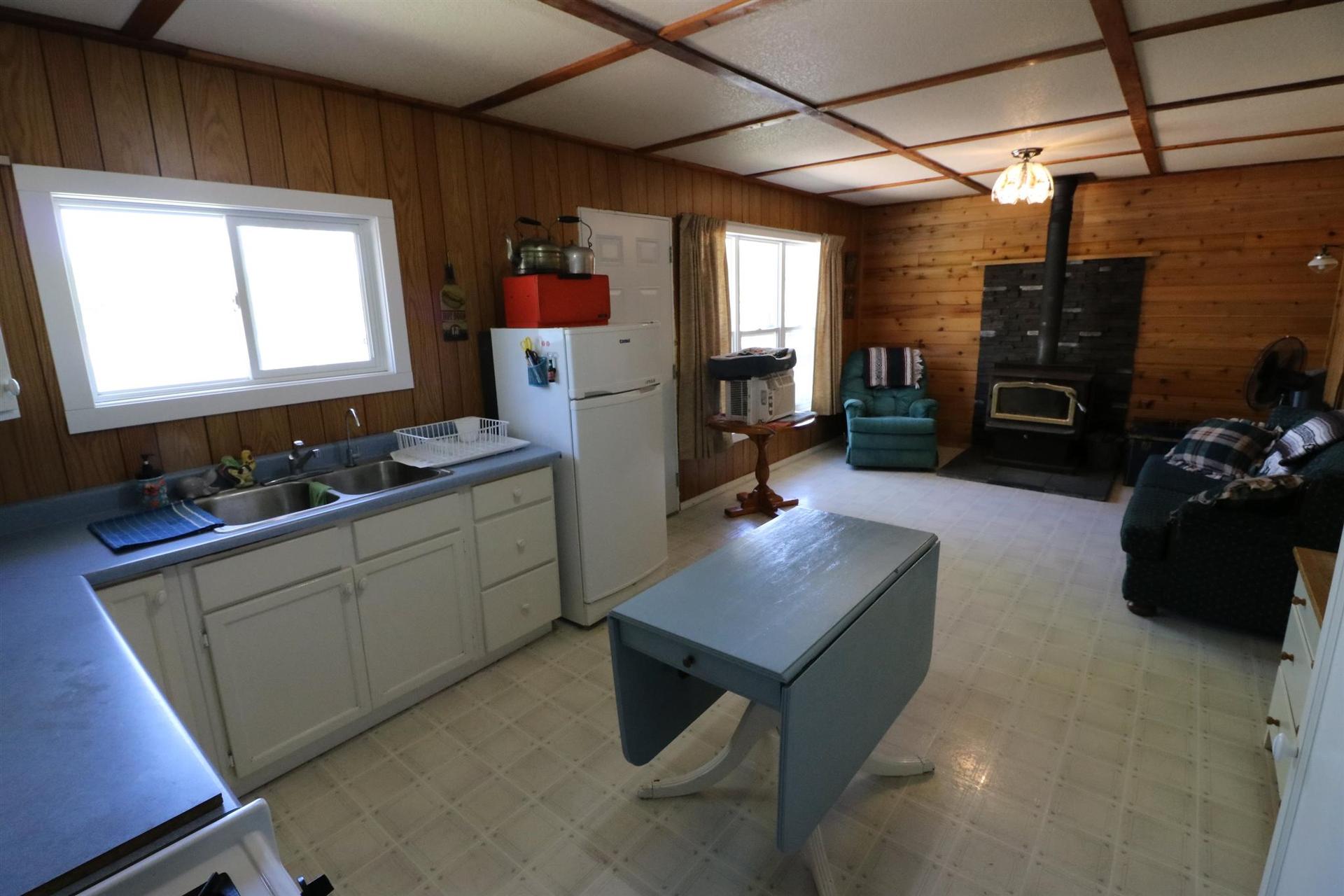 Cl4111 Winnipeg River, Kenora, ON - Indoor Photo Showing Kitchen With Double Sink