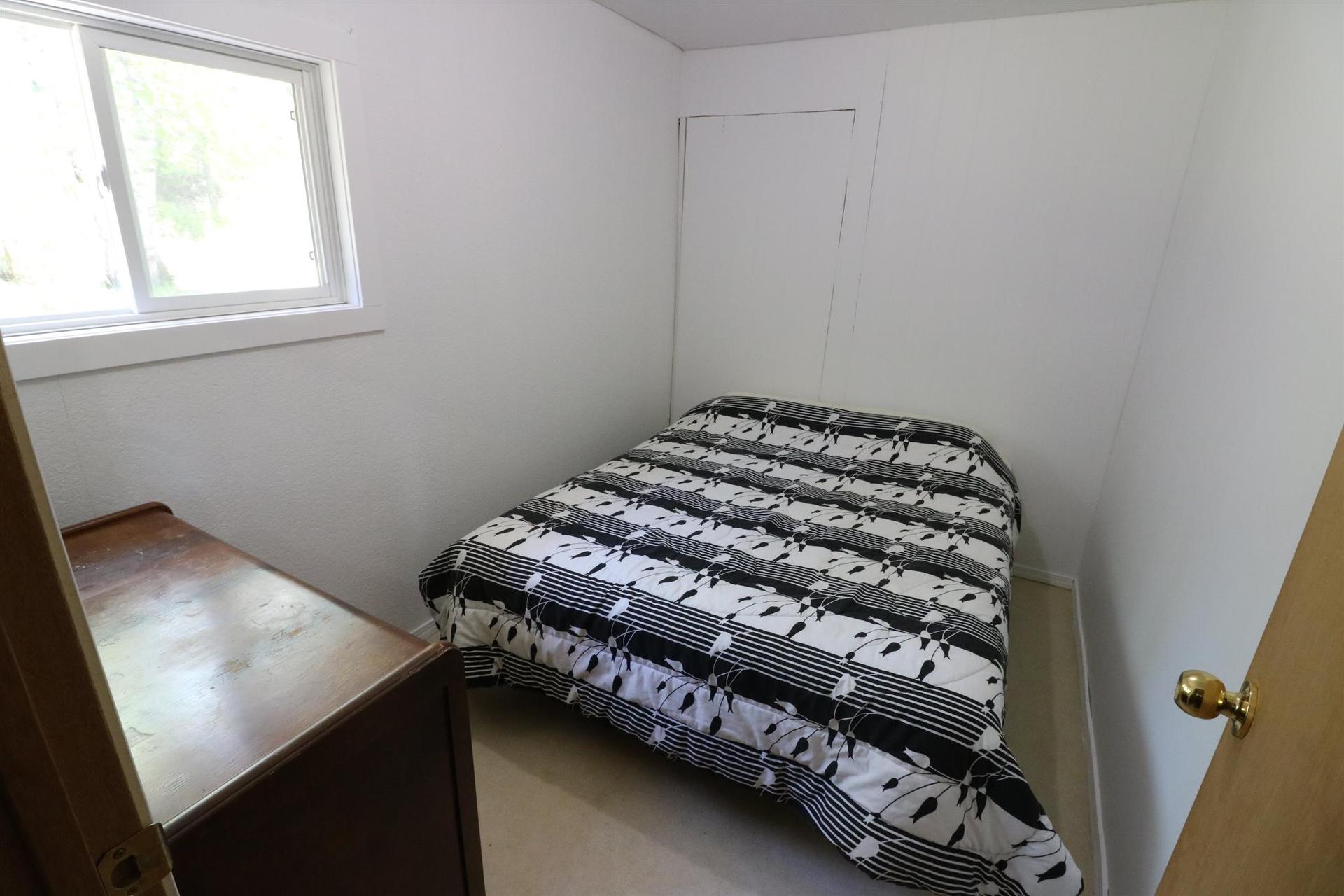 Cl4111 Winnipeg River, Kenora, ON - Indoor Photo Showing Bedroom