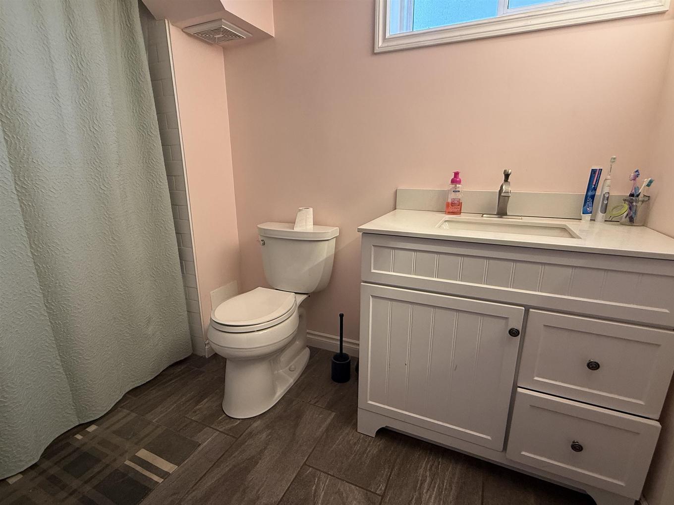 2214 Arthur St E, Thunder Bay, ON