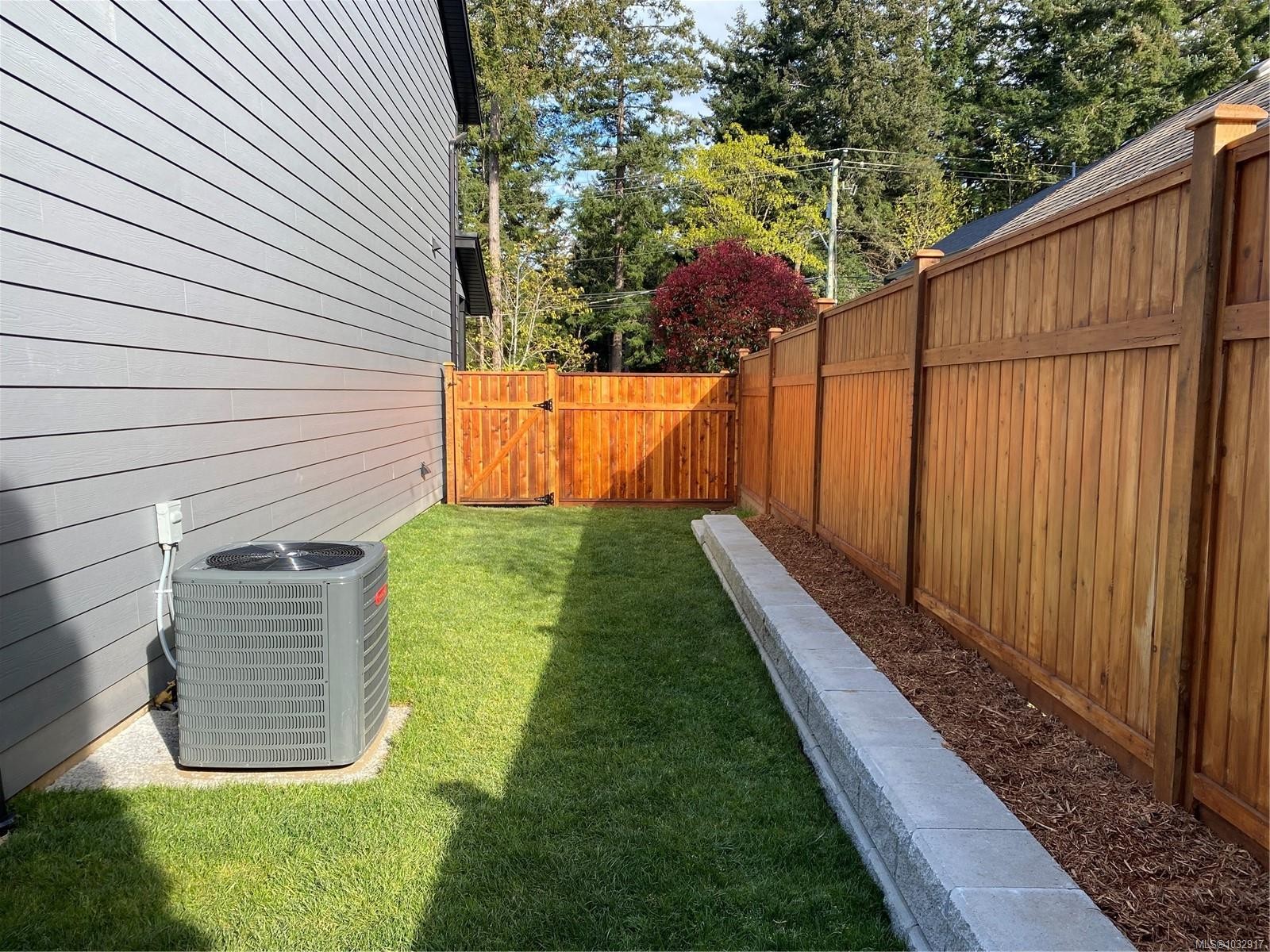 A-1044 Lazo Rd, Comox, BC - Outdoor With Exterior