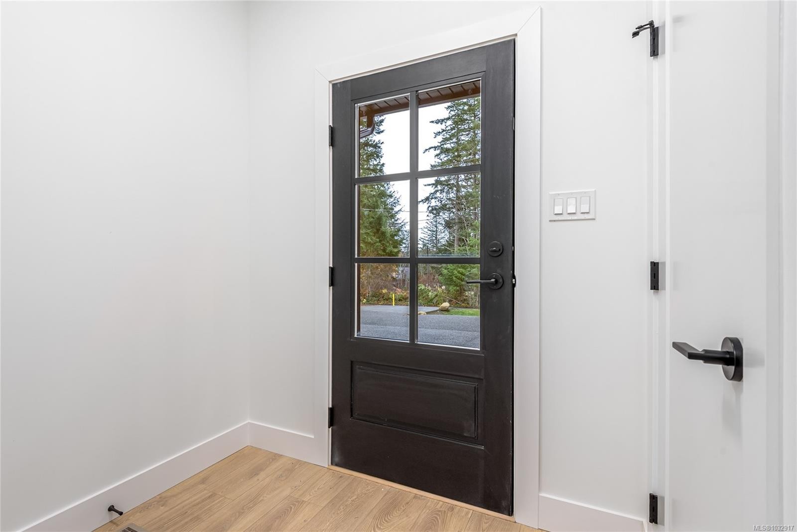 A-1044 Lazo Rd, Comox, BC - Indoor Photo Showing Other Room