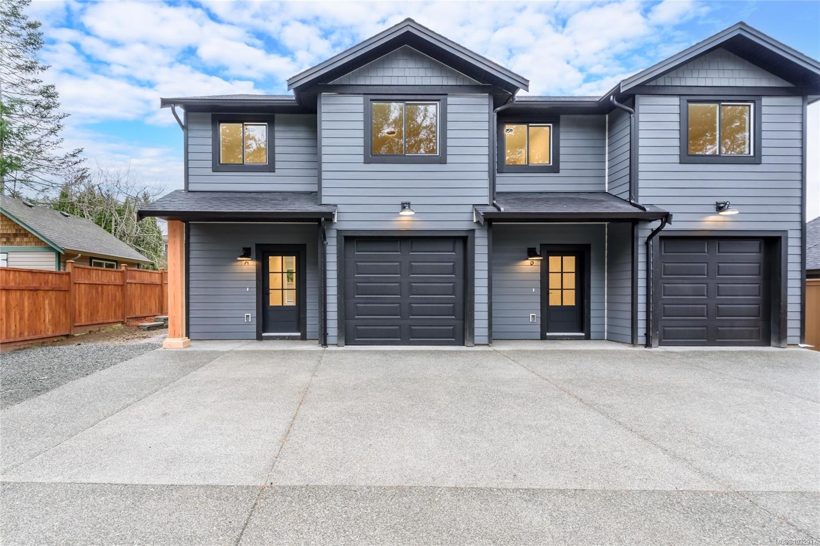 A-1044 Lazo Rd, Comox, BC - Outdoor With Facade