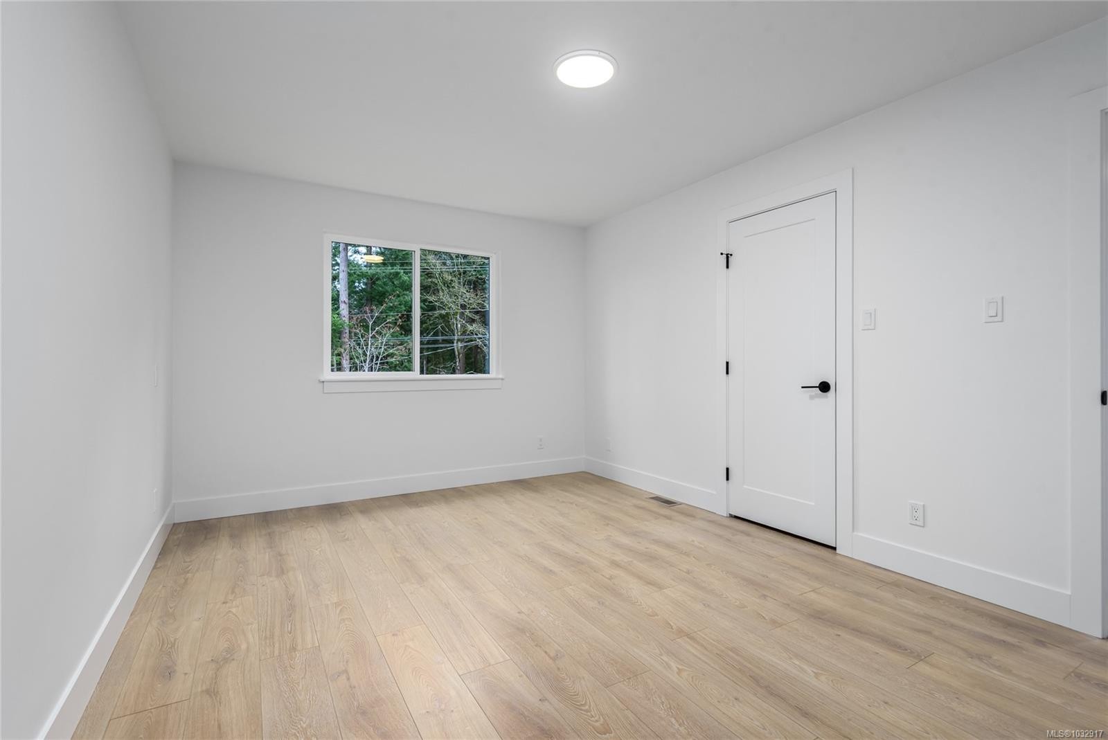 A-1044 Lazo Rd, Comox, BC - Indoor Photo Showing Other Room