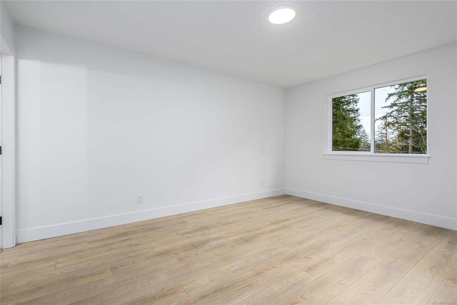 A-1044 Lazo Rd, Comox, BC - Indoor Photo Showing Other Room