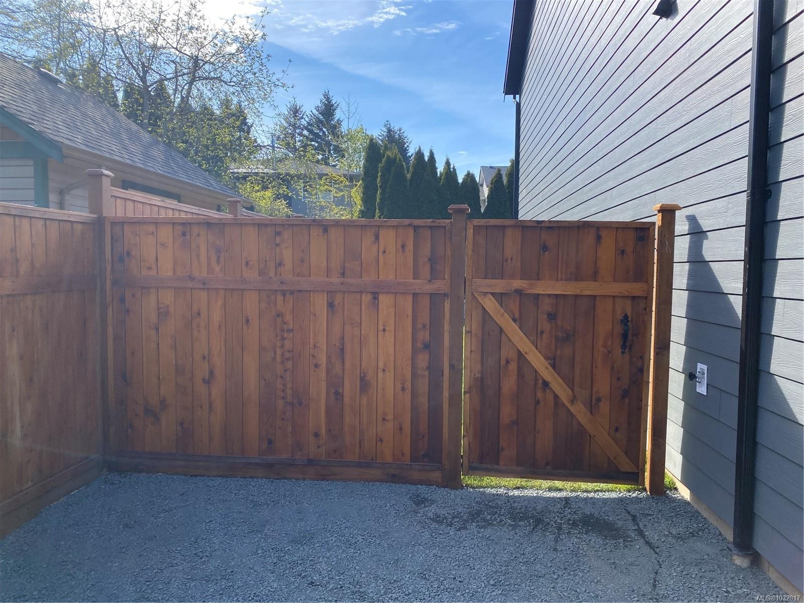 A-1044 Lazo Rd, Comox, BC - Outdoor