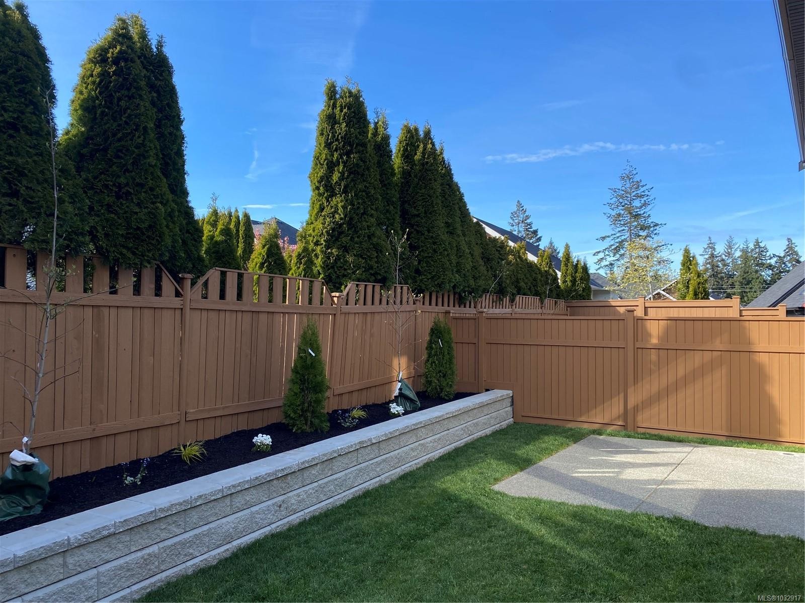 A-1044 Lazo Rd, Comox, BC - Outdoor