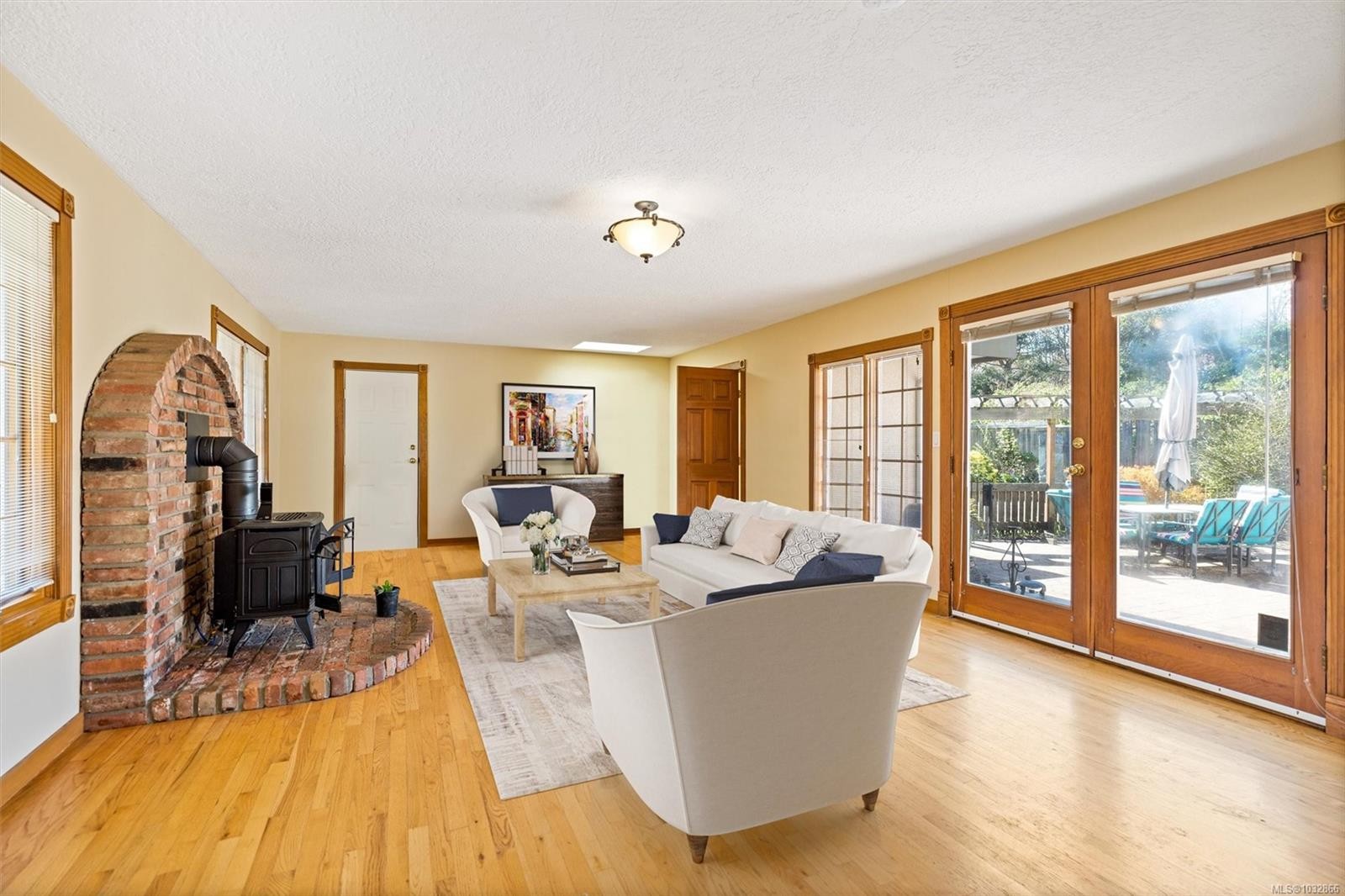 2425 Camelot Rd, Saanich, BC