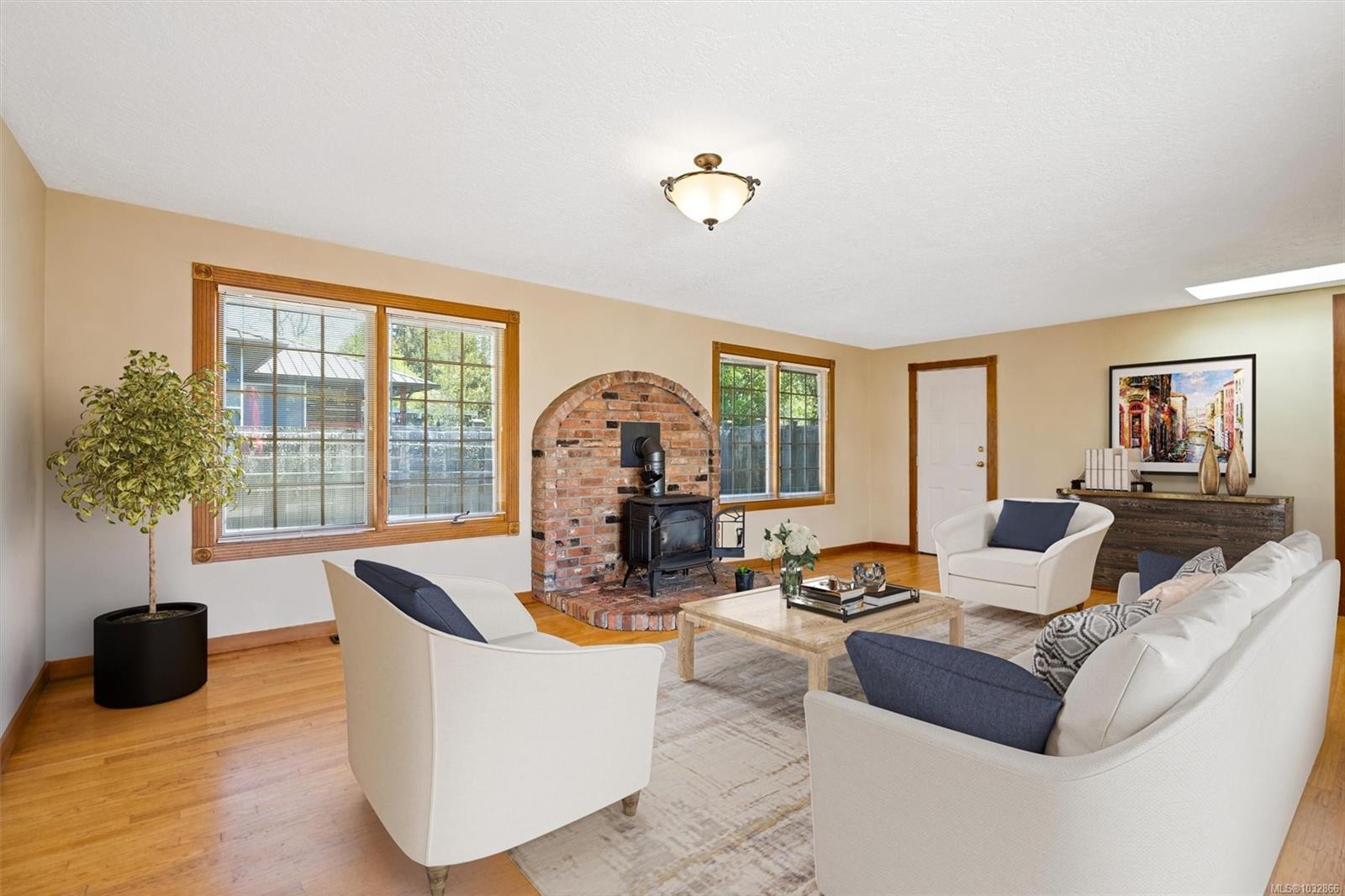 2425 Camelot Rd, Saanich, BC