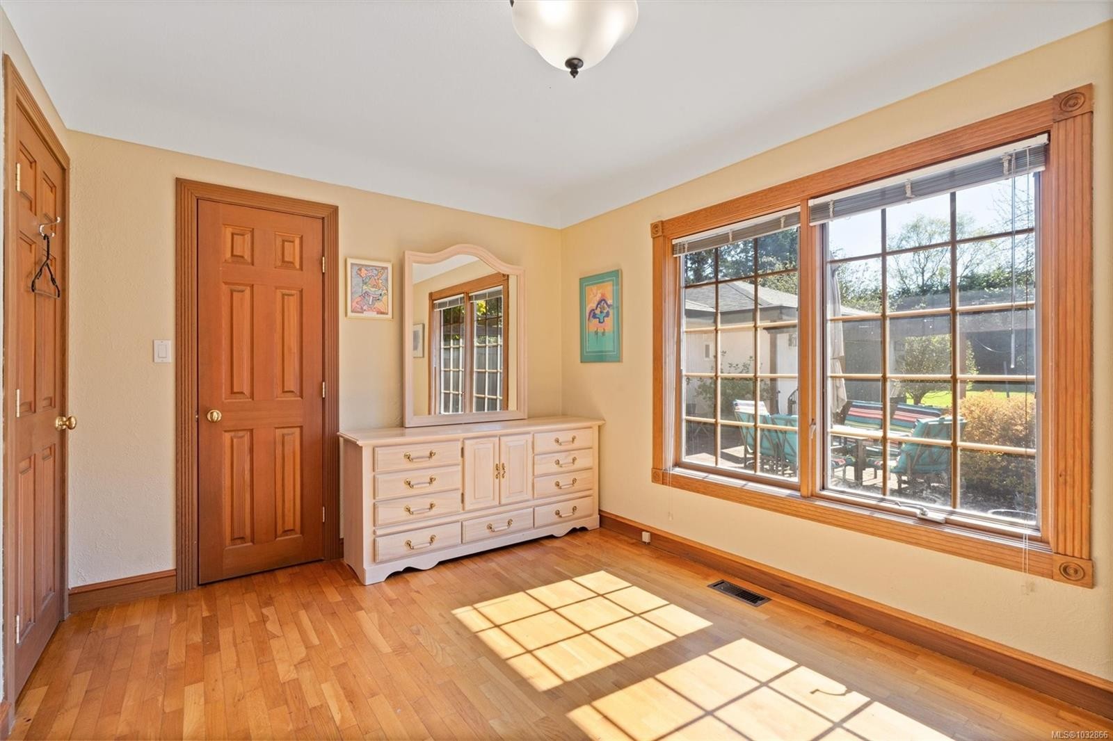 2425 Camelot Rd, Saanich, BC