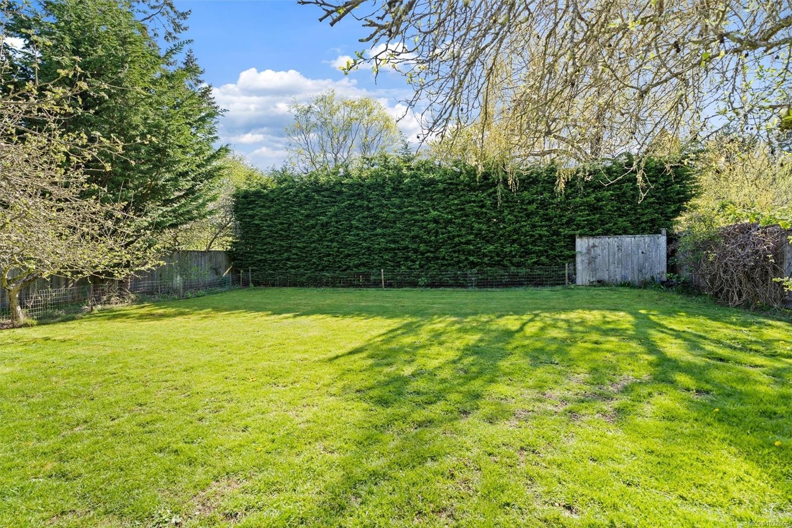 2425 Camelot Rd, Saanich, BC