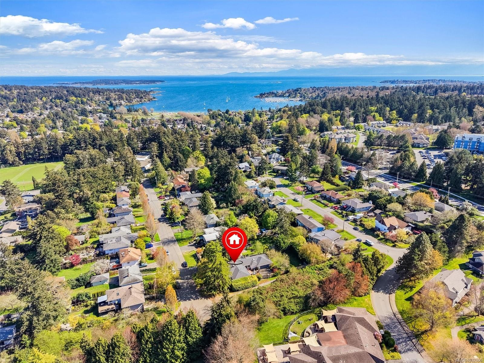 2425 Camelot Rd, Saanich, BC