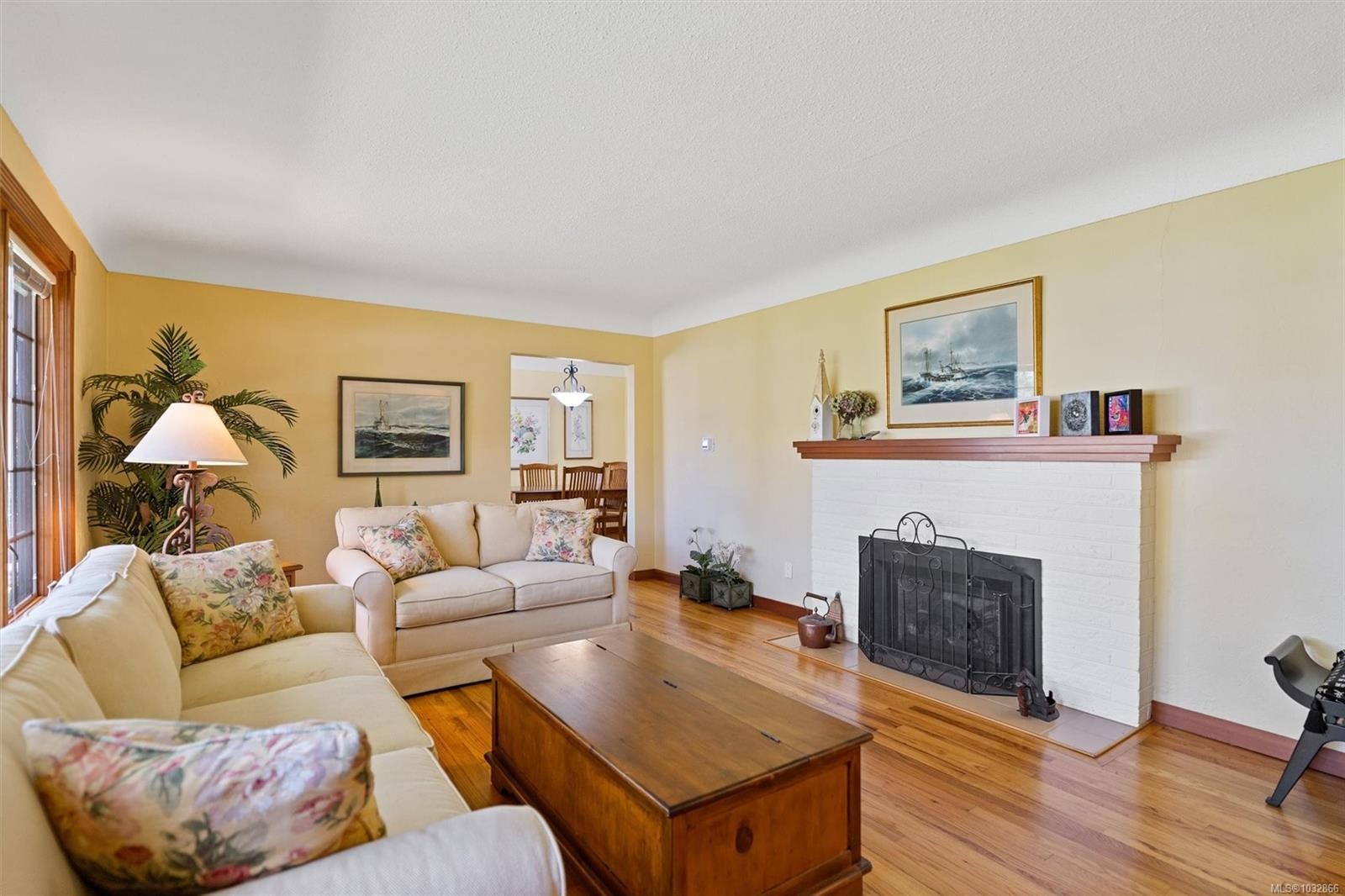 2425 Camelot Rd, Saanich, BC