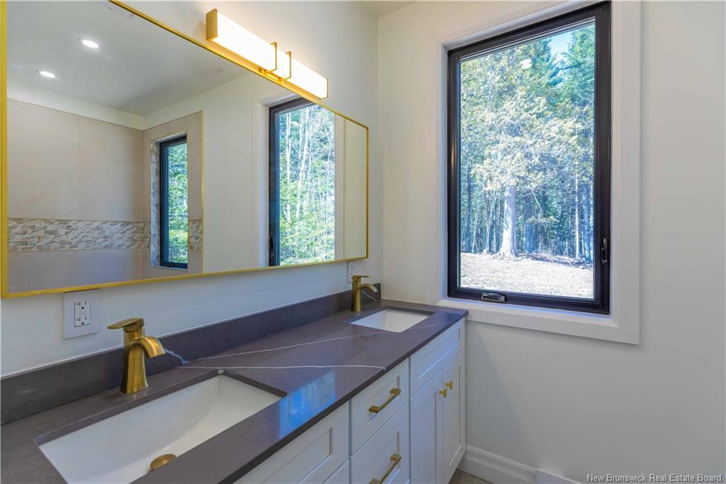 175 Robertson Rd, Lakeside, NB