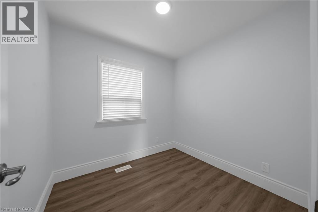 8 Shynal Avenue, Hamilton, ON - Indoor Photo Showing Other Room