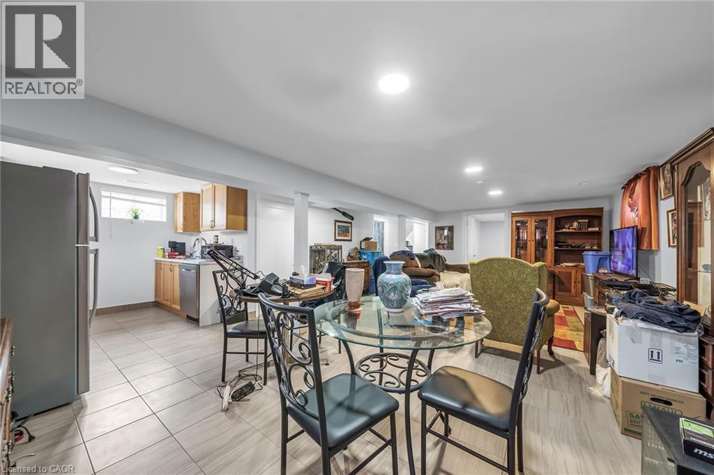 8 Shynal Avenue, Hamilton, ON - Indoor Photo Showing Dining Room