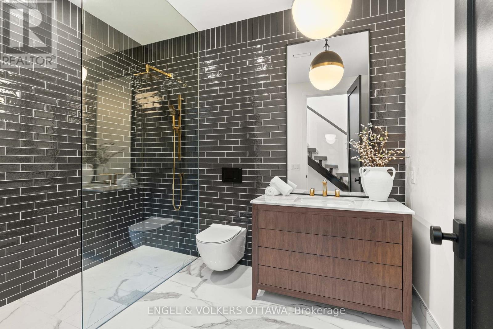 246 Byron Avenue, Ottawa, ON - Indoor Photo Showing Bathroom