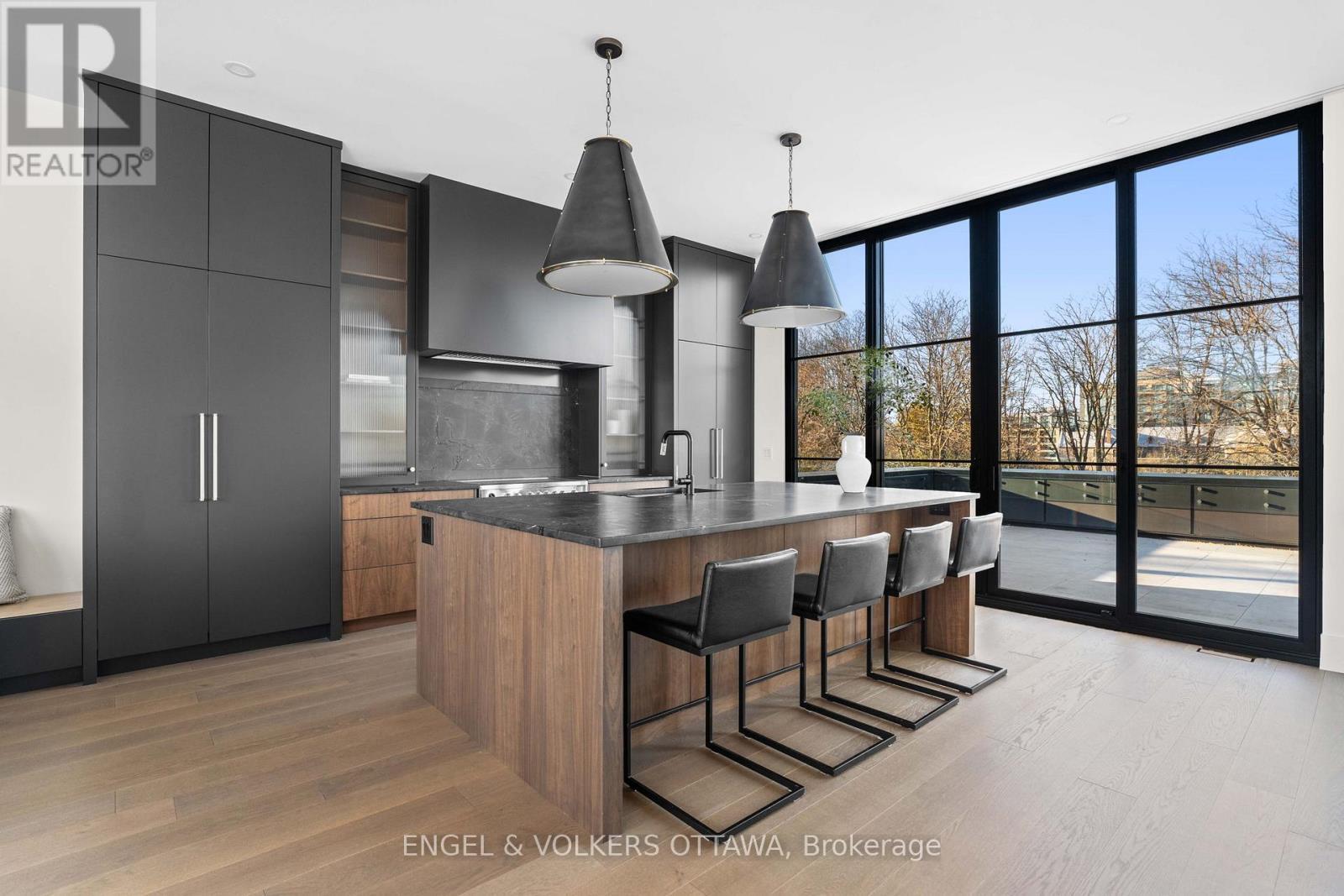 246 Byron Avenue, Ottawa, ON - Indoor