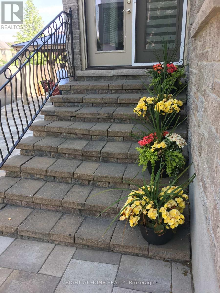 131 Issam Private, Ottawa, ON - Outdoor
