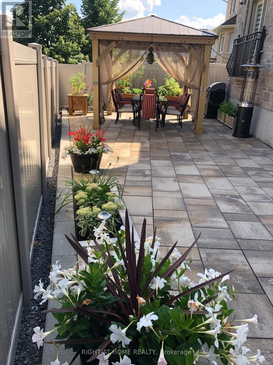 131 Issam Private, Ottawa, ON - Outdoor