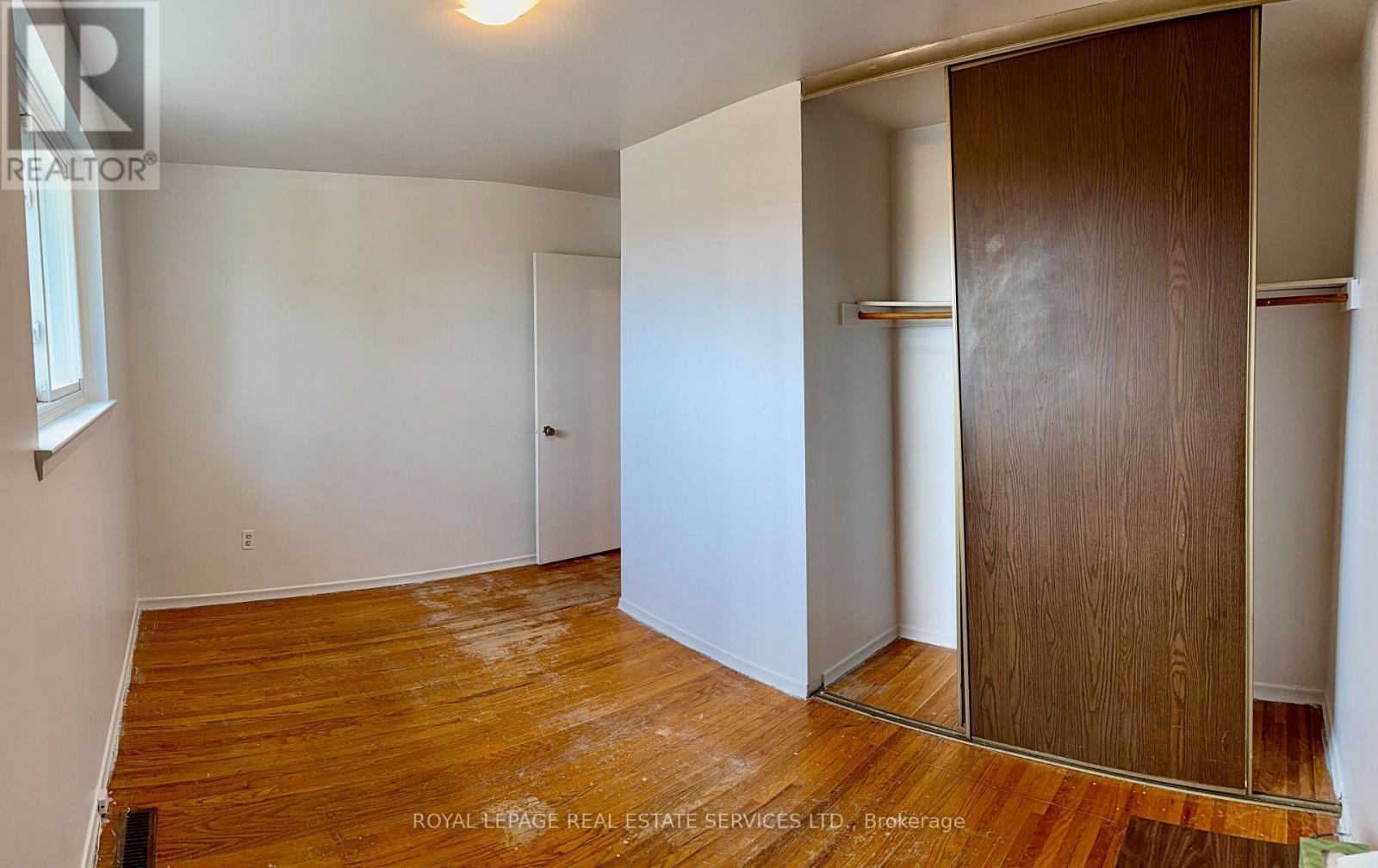 31 Daphne Crescent, Barrie, ON - Indoor Photo Showing Other Room