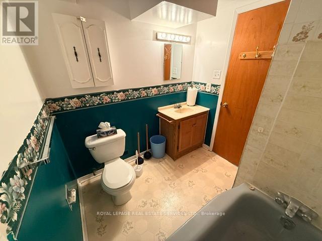 31 Daphne Crescent, Barrie, ON - Indoor Photo Showing Other Room