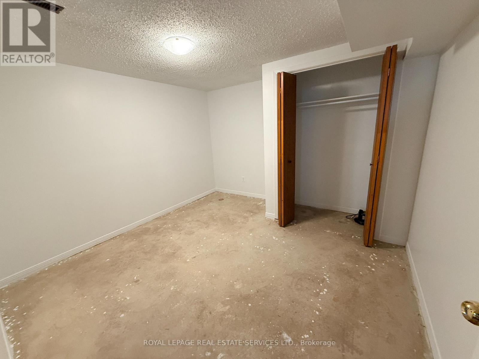 31 Daphne Crescent, Barrie, ON - Indoor Photo Showing Other Room