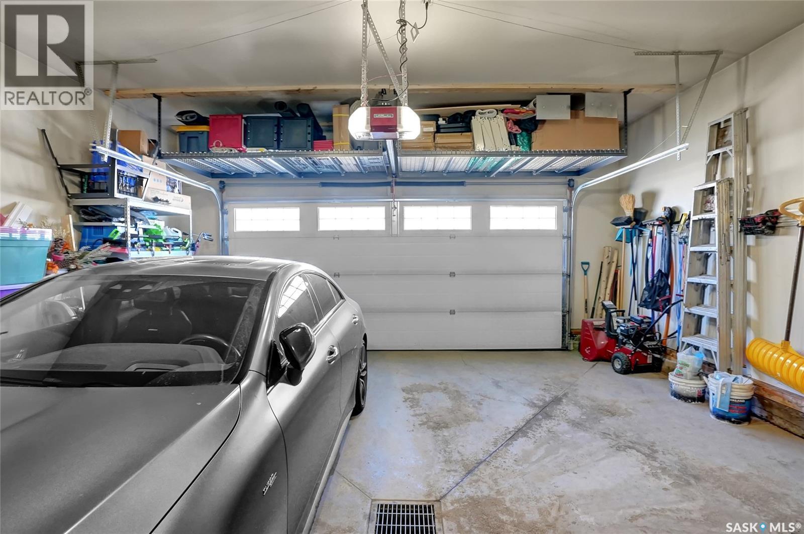 4839 Mazinke Crescent, Regina, SK - Indoor Photo Showing Garage