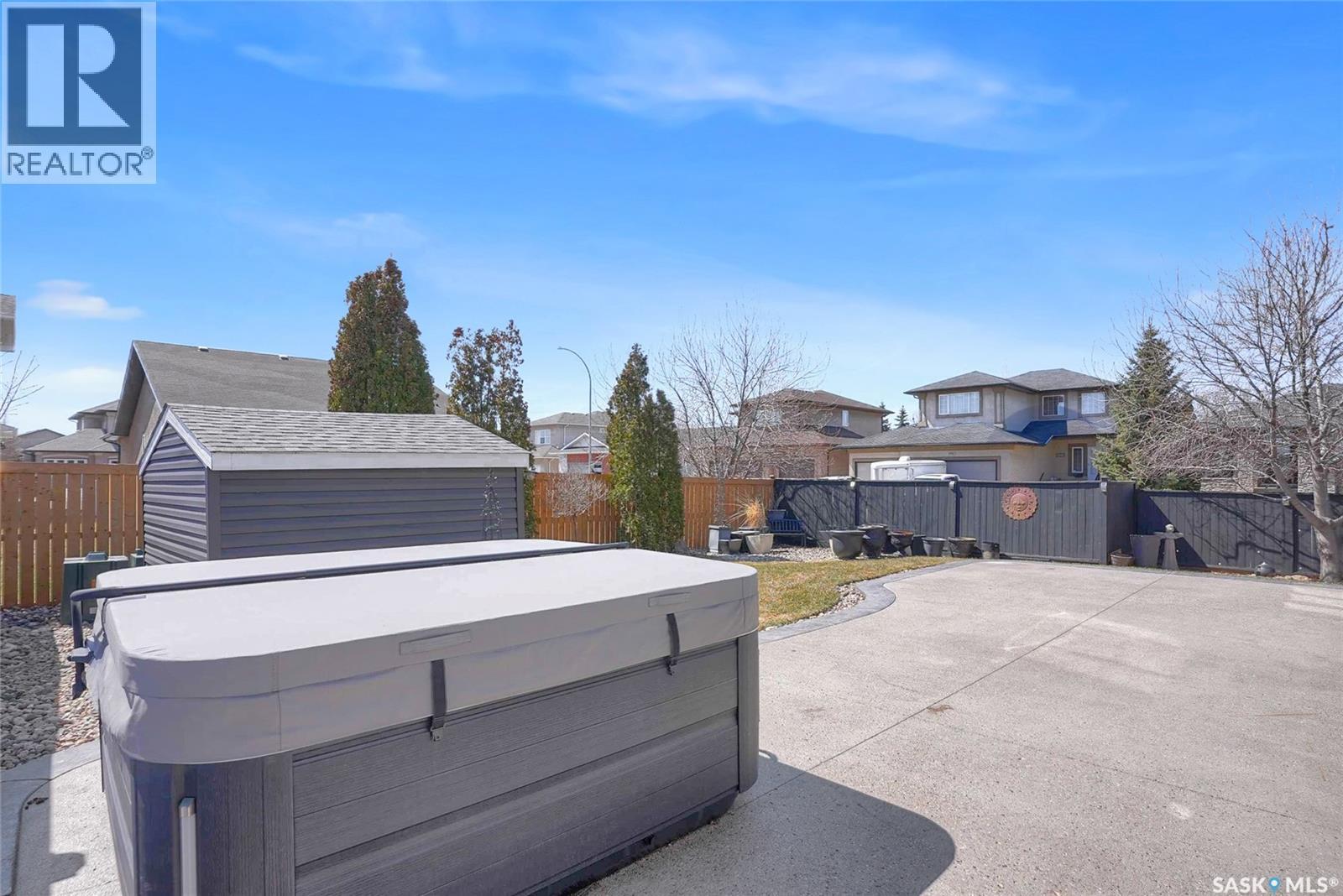 4839 Mazinke Crescent, Regina, SK - Outdoor