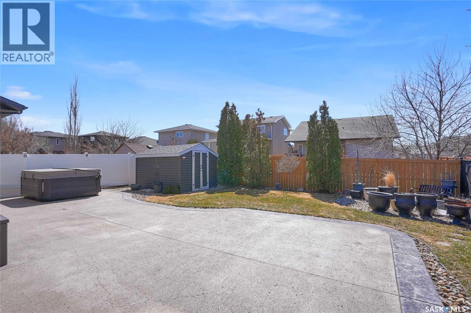 4839 Mazinke Crescent, Regina, SK - Outdoor