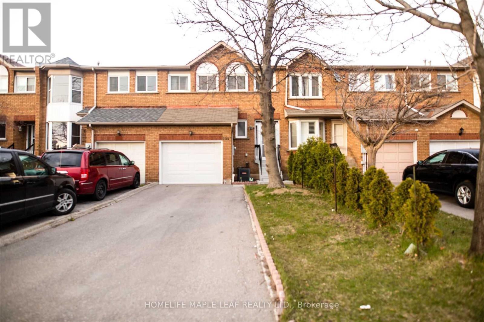 735 Constellation Drive, Mississauga, ON - Outdoor With Facade