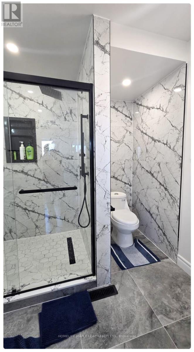 735 Constellation Drive, Mississauga, ON - Indoor Photo Showing Bathroom