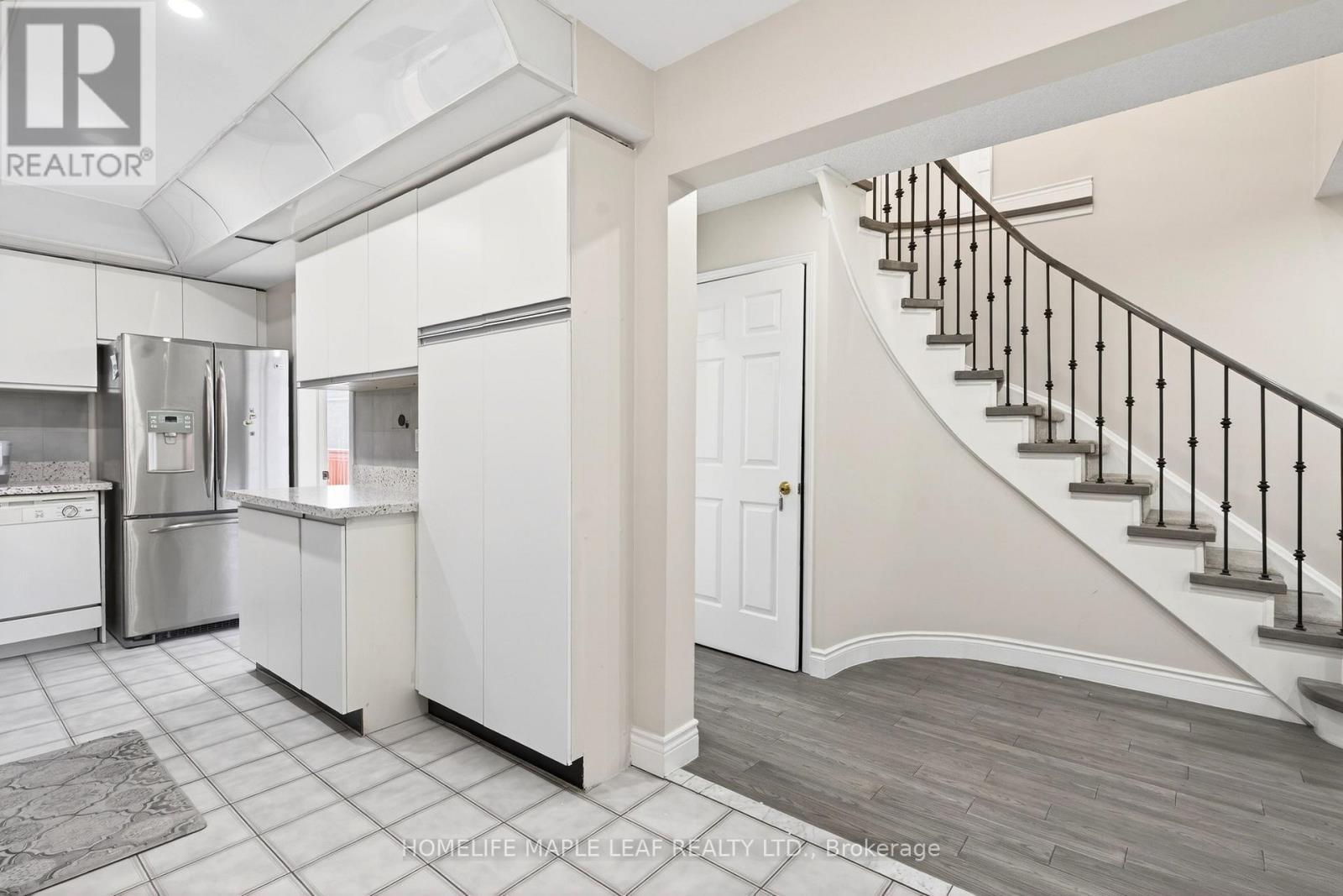 735 Constellation Drive, Mississauga, ON - Indoor Photo Showing Kitchen